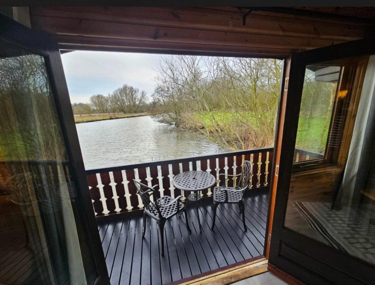 Hickling Broads Lodge Houseboat スタラム エクステリア 写真